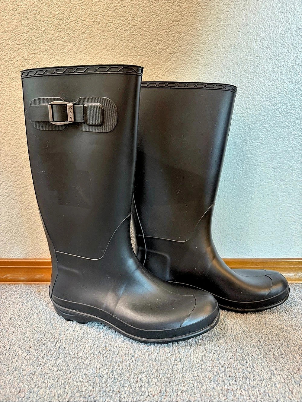 Kamik Women’s Black Rain Boots Size 8